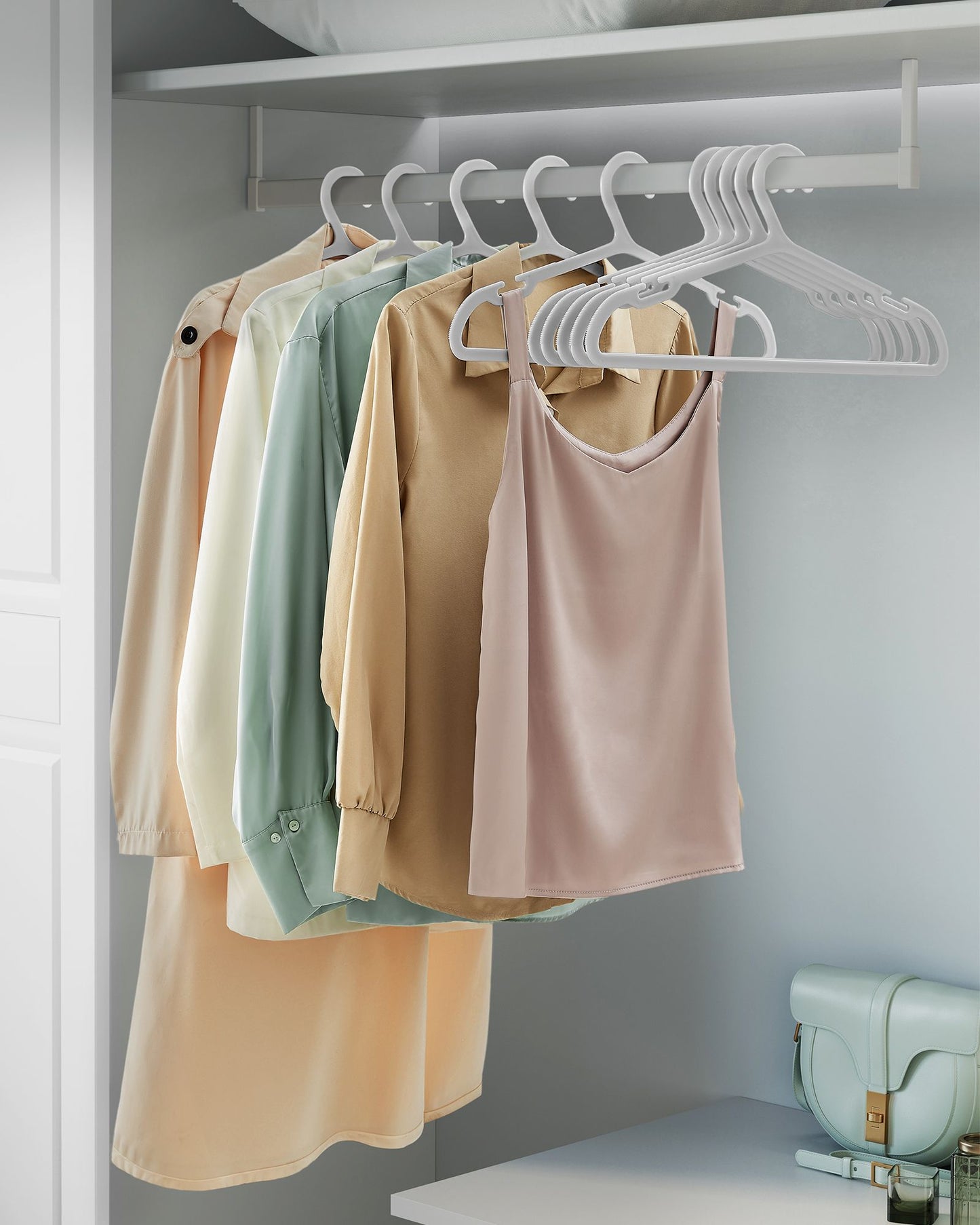 Plastic Hangers with Wide Shoulder Notches Pack of 50