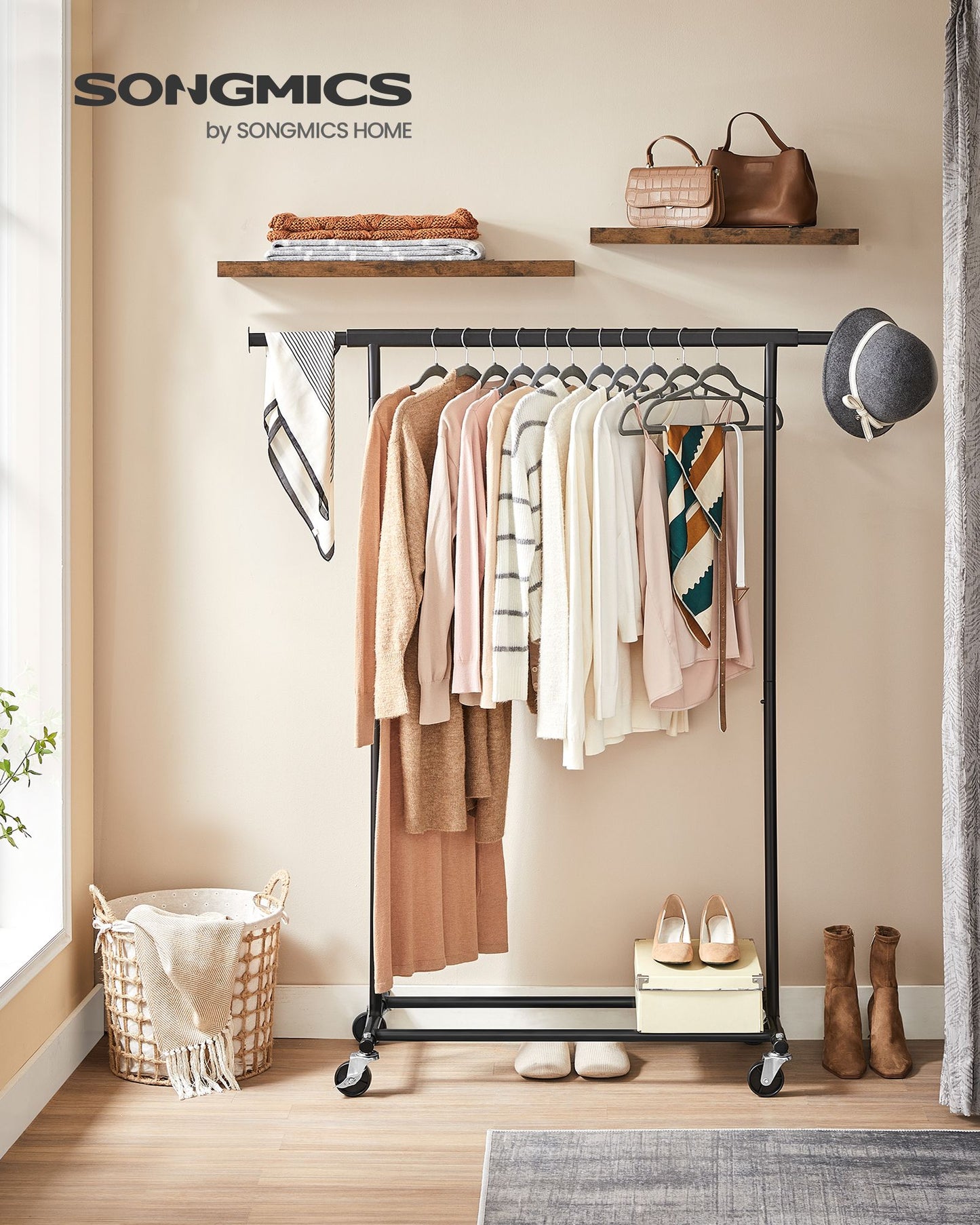 Clothes Rack with Extendable Hanging Rail