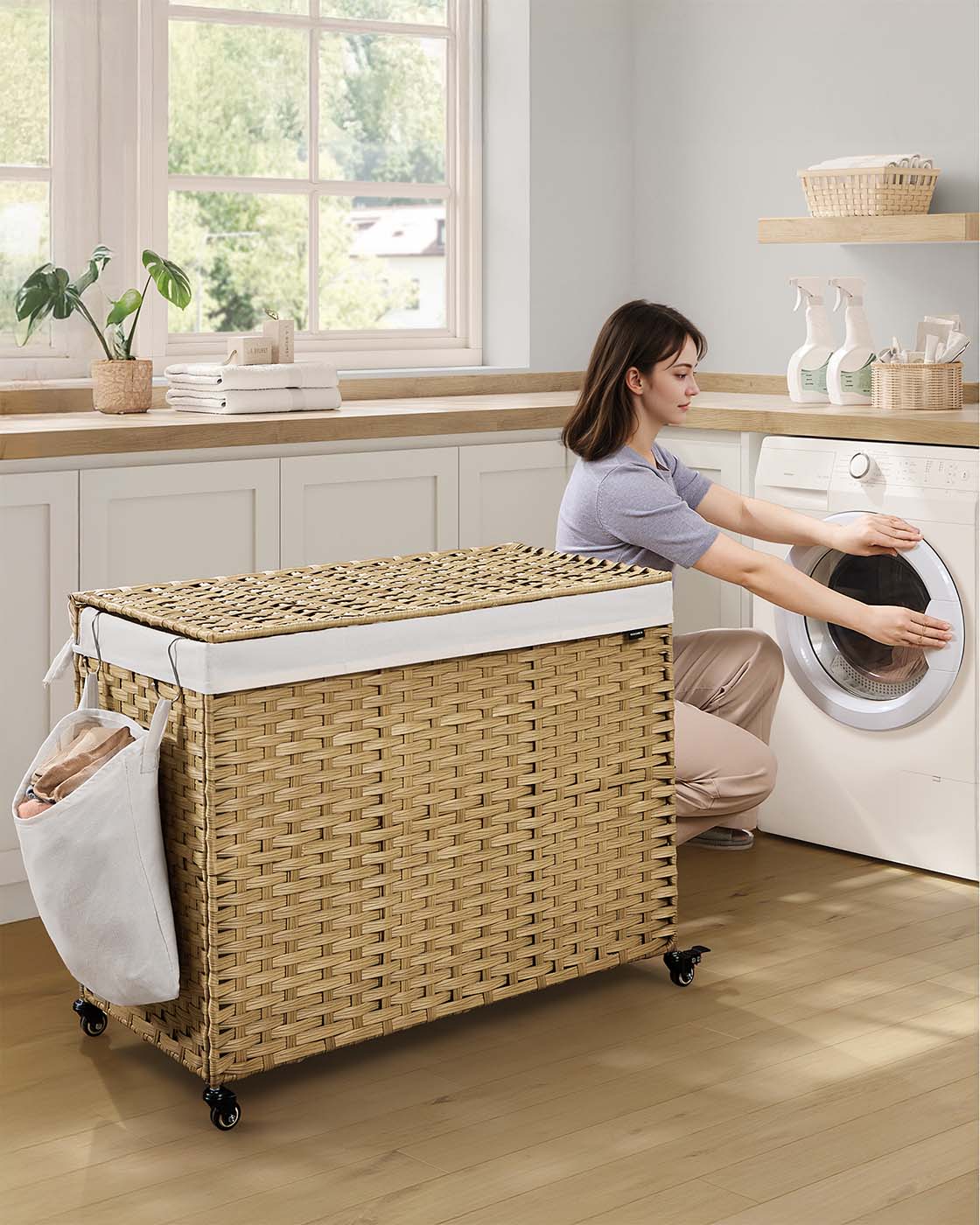 210L Rollling Laundry Hamper with Lid