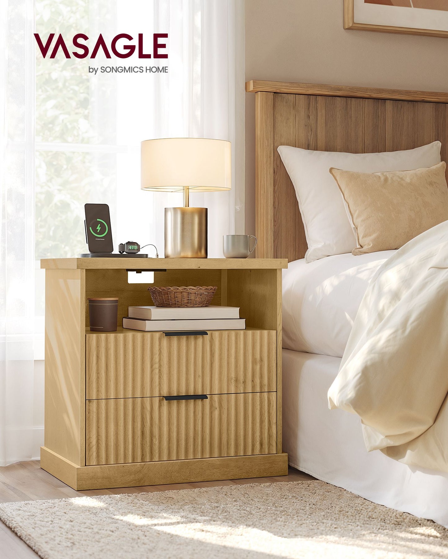 MAXE Collection - Set of 2 Nightstands with Charging Station