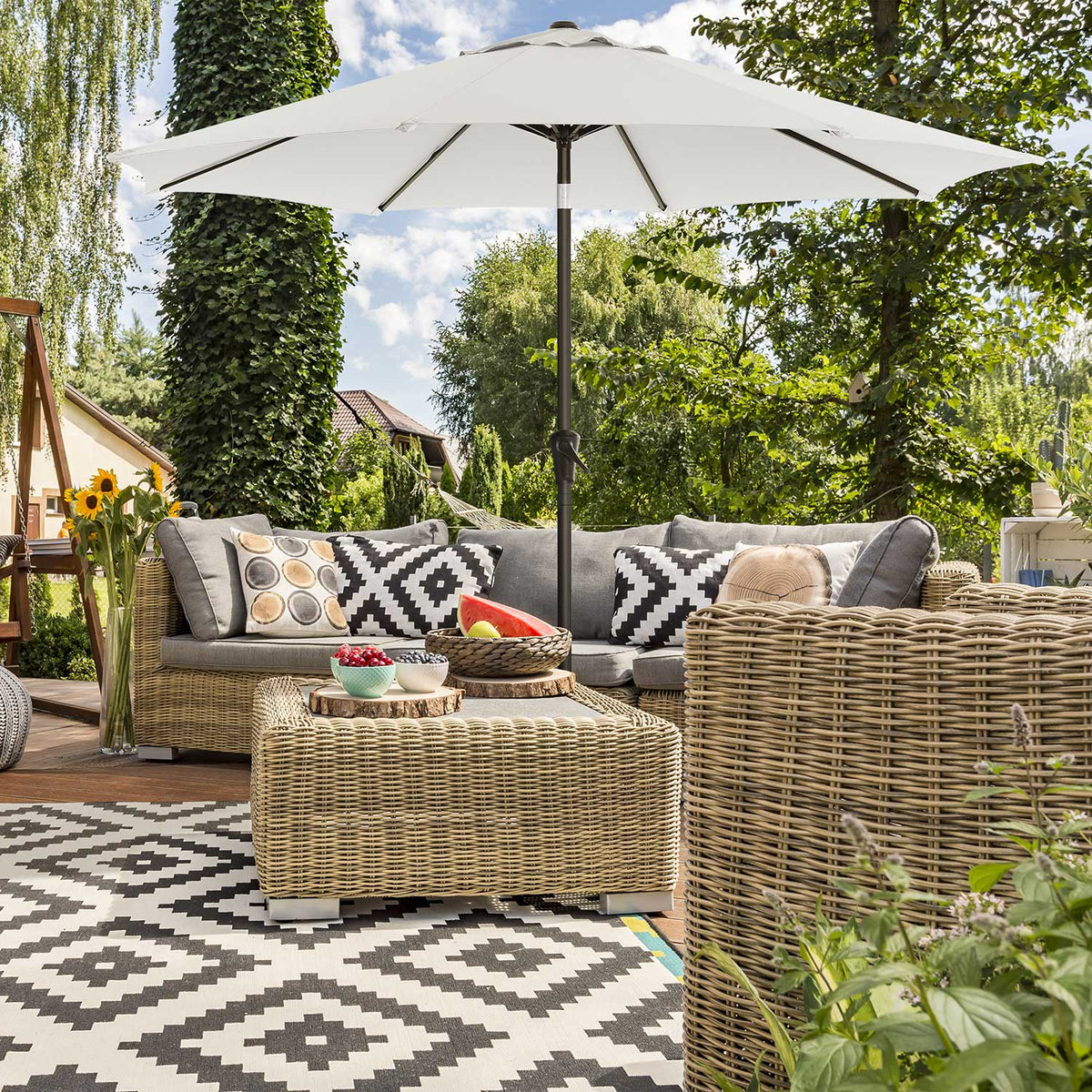 Patio Umbrella with Tilt and Crank Mechanism