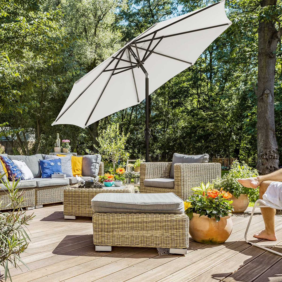 Patio Umbrella with Tilt and Crank Mechanism
