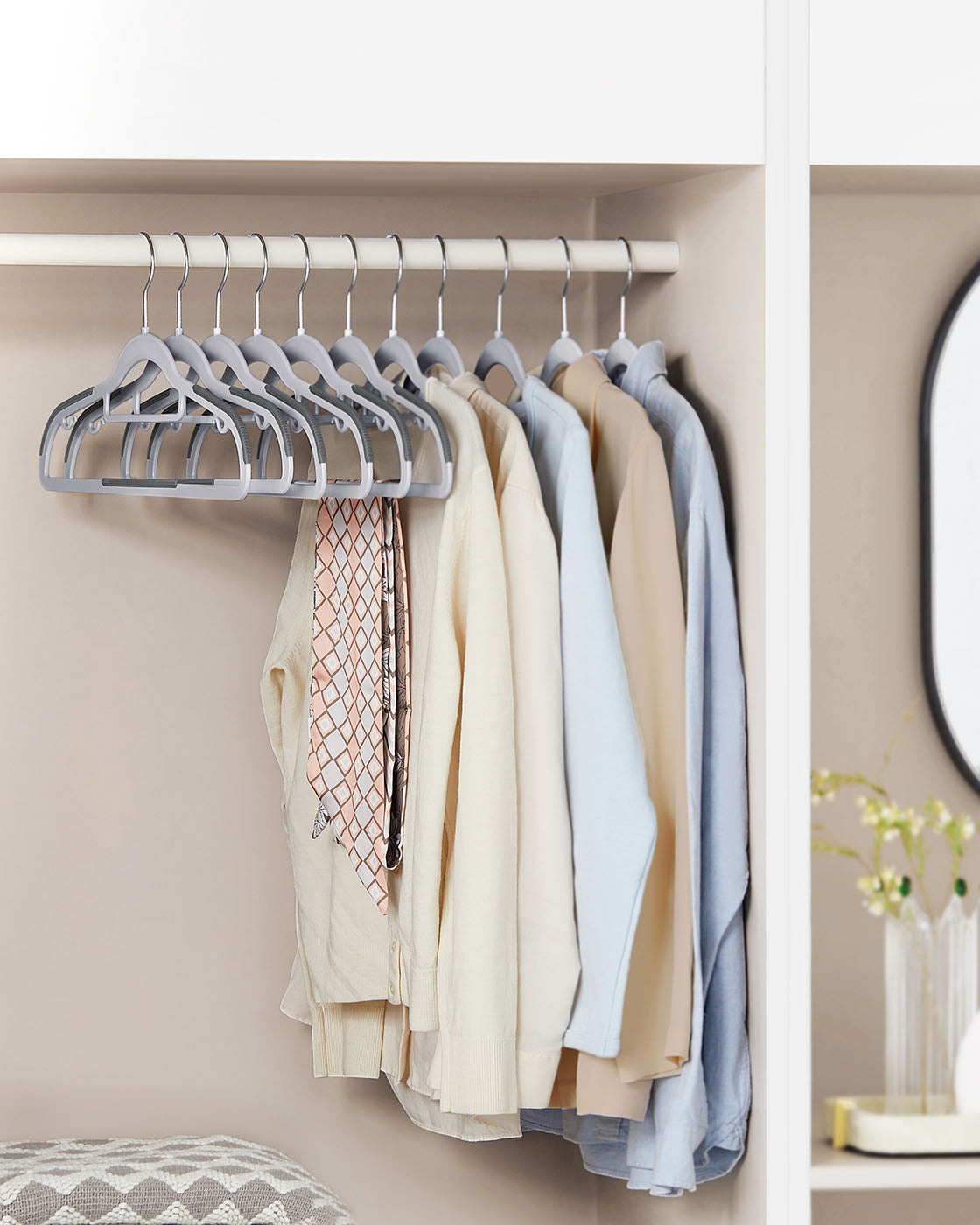 Heavy Duty Plastic Hangers - image 2