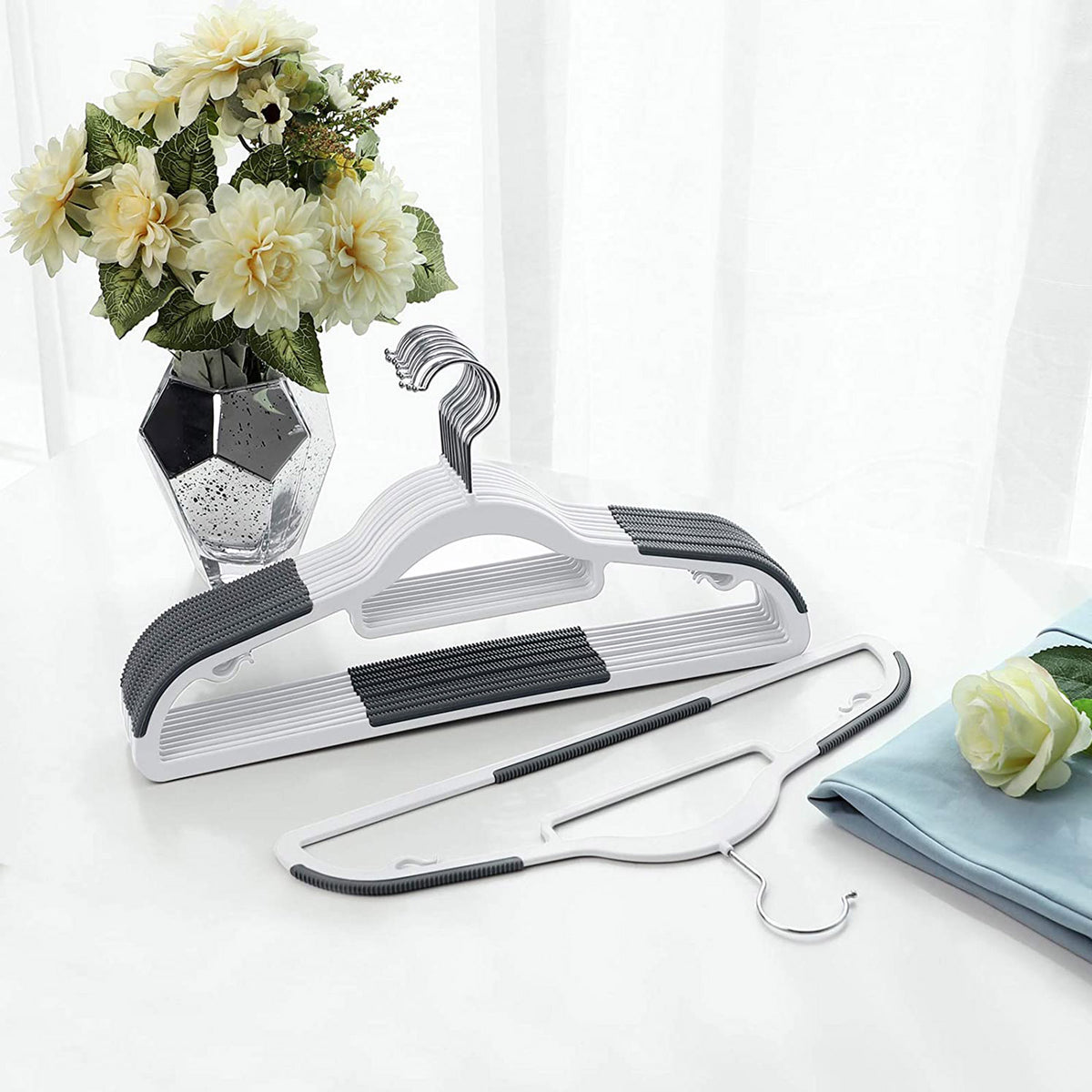Space Saving Coat Hangers - image 2