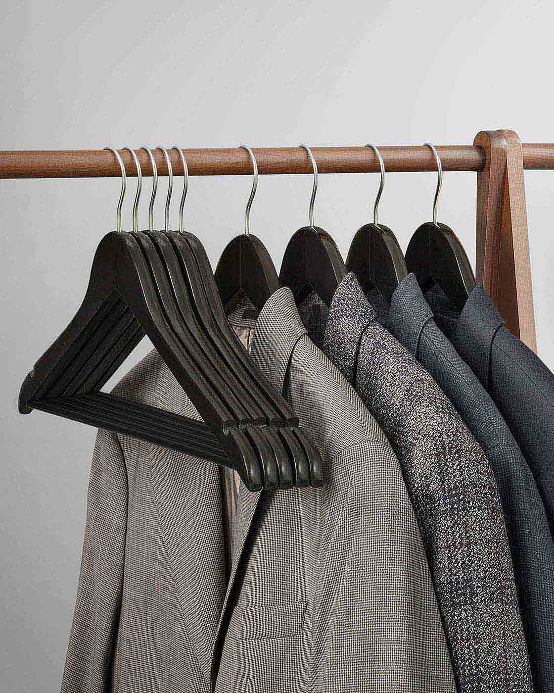 20 Pack Wood Hangers - image 19