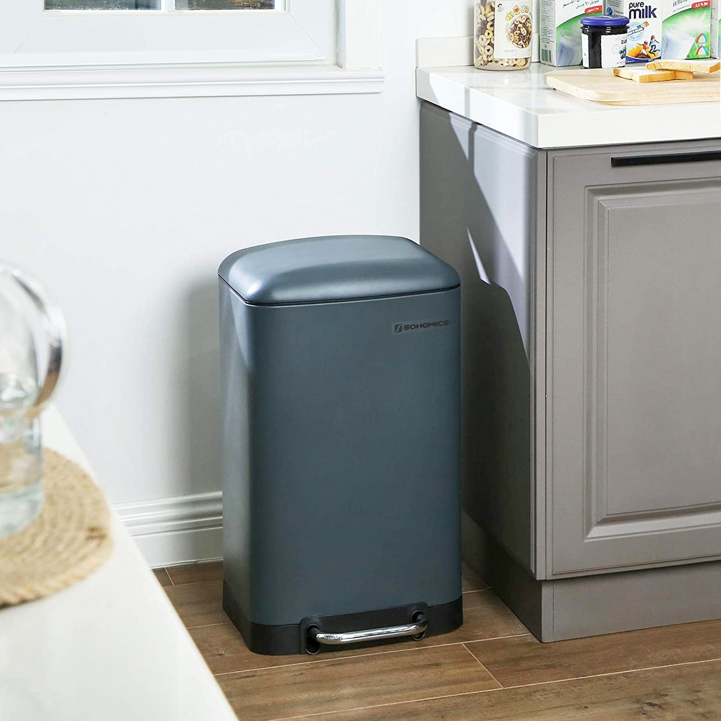 Metal Kitchen Dustbin - image 12