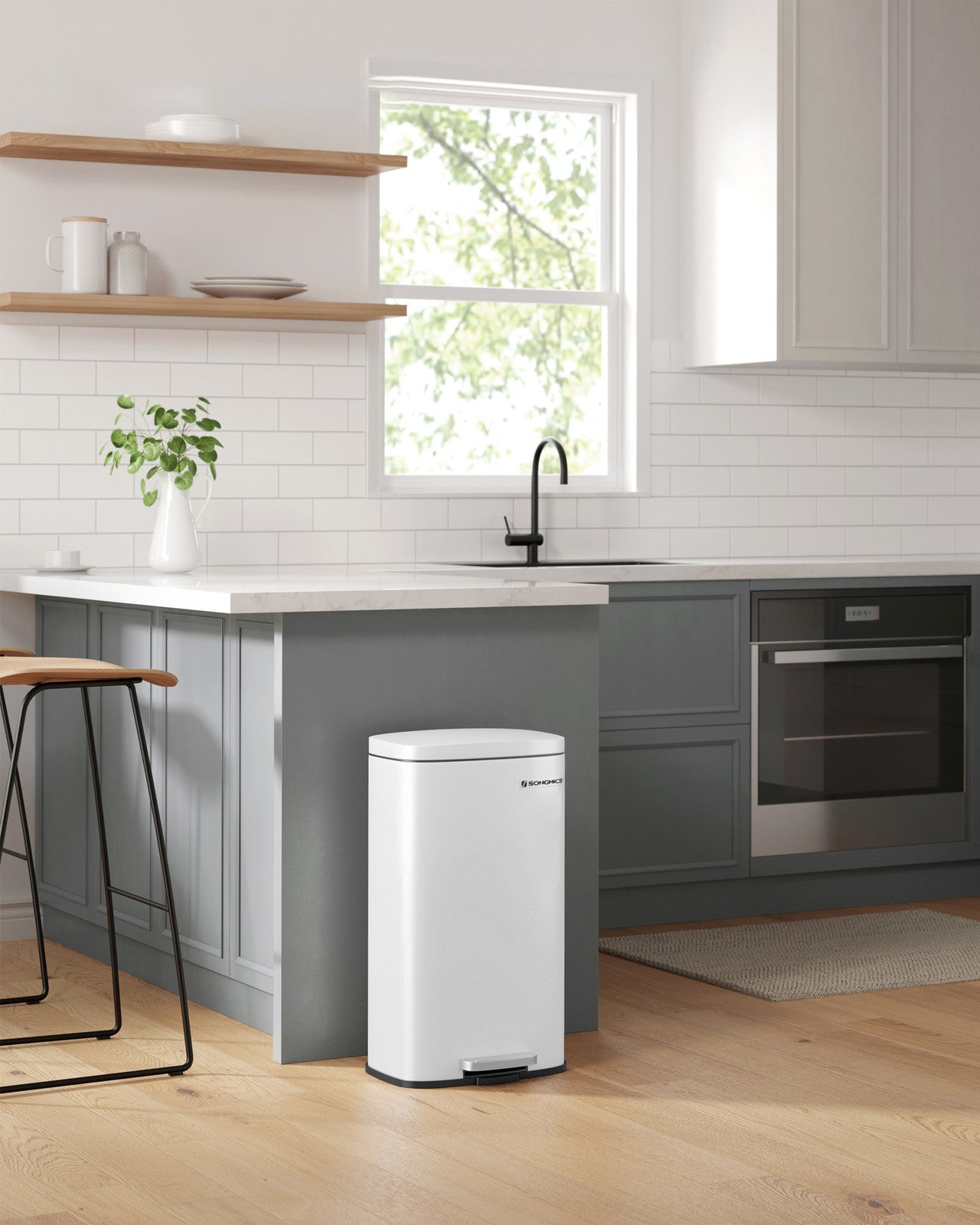 Kitchen Pedal Trash Bin - image 12