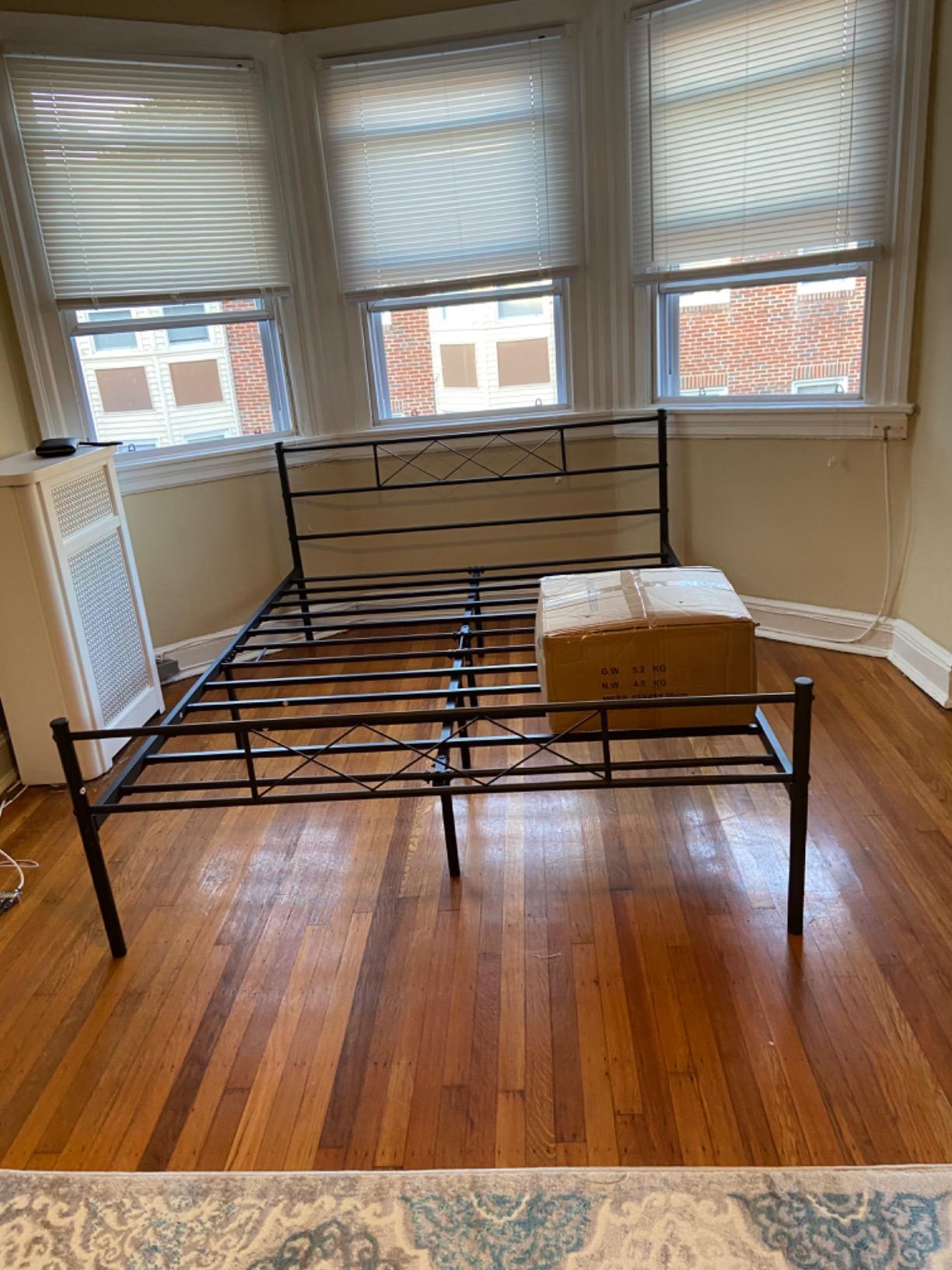 Metal Platform Bed Frame Mattress Foundation with Headboard & Footboard/Firm Support