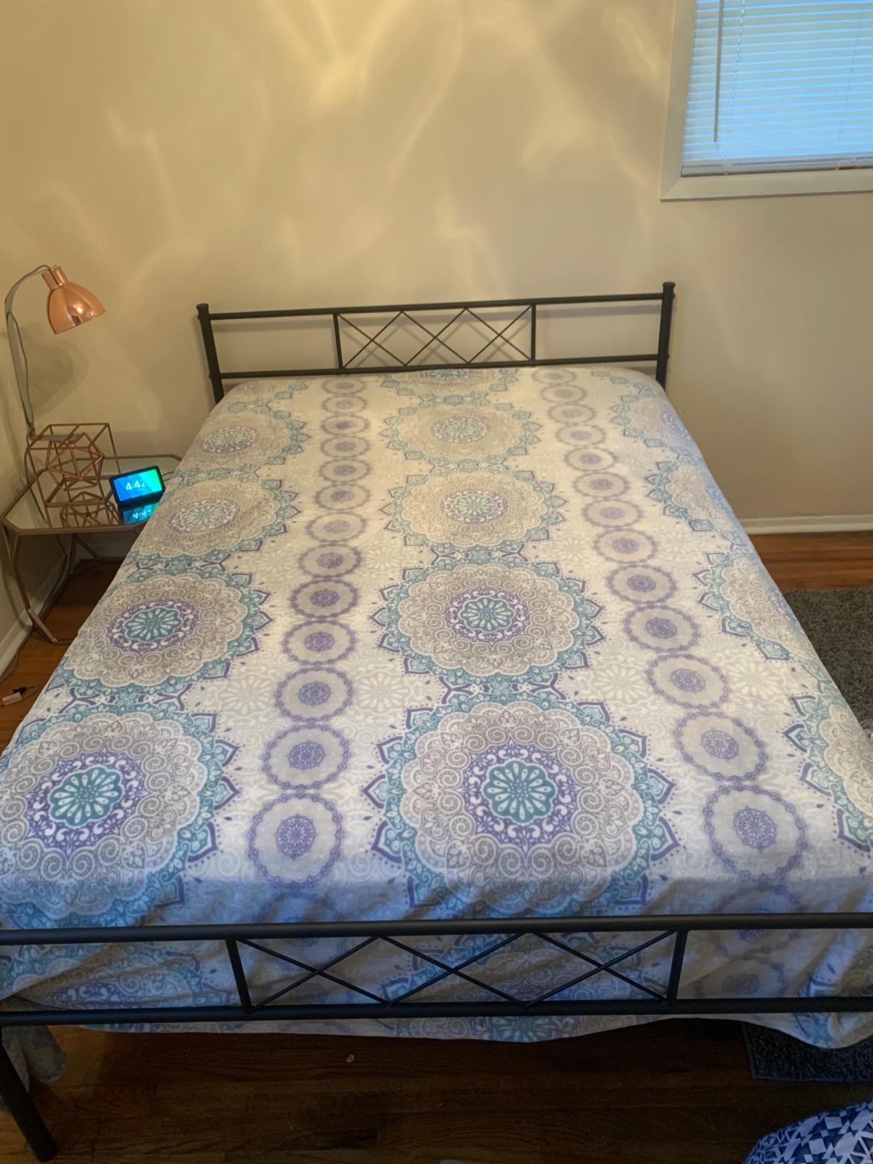 Metal Platform Bed Frame Mattress Foundation with Headboard & Footboard/Firm Support