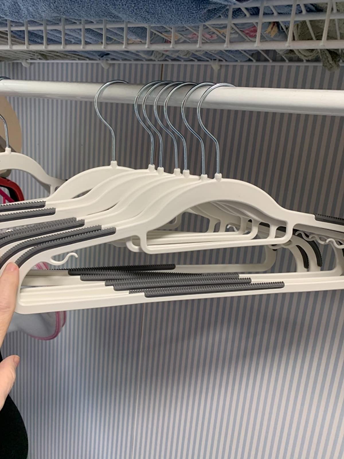 Pack of 50 Coat Hangers, Heavy Duty Plastic Hangers with Non-Slip Design, Space-Saving Clothes Hangers - HWLEXTRA 