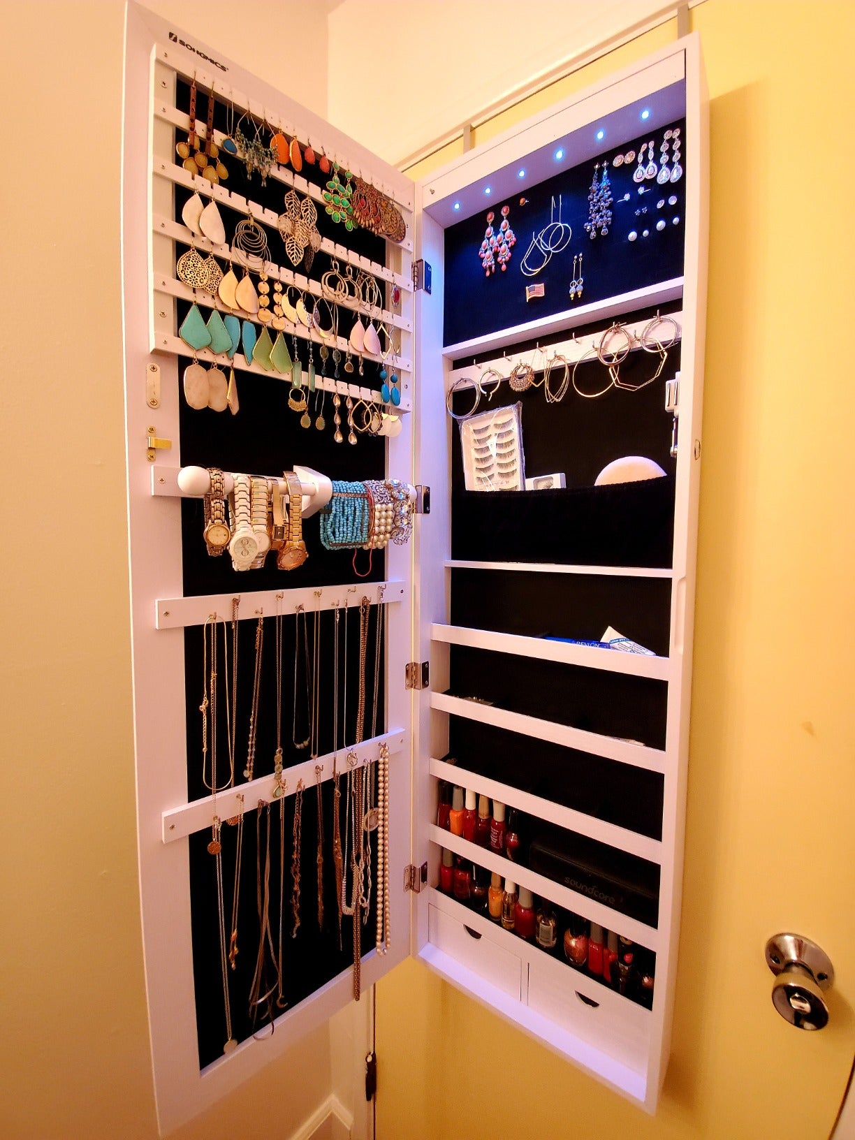 6 LEDs Jewelry Cabinet - HWLEXTRA