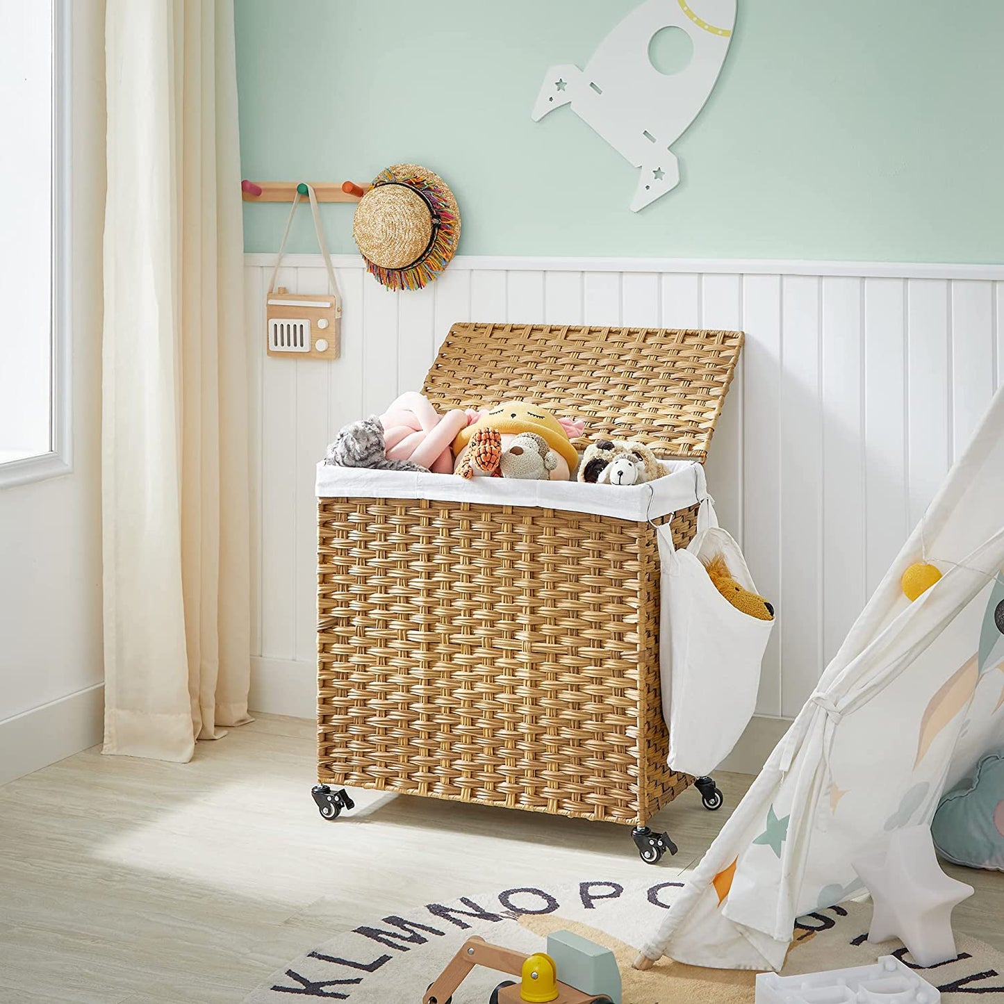 Laundry Hamper, Handwoven Laundry Basket, 140L Rattan Style with 3 Compartments - HWLEXTRA 