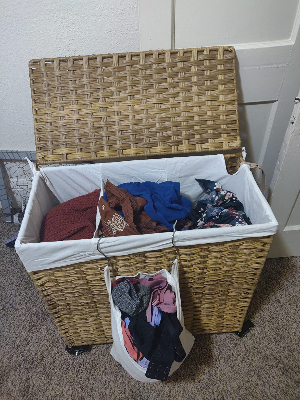 Laundry Hamper, Handwoven Laundry Basket, 140L Rattan Style with 3 Compartments - HWLEXTRA 