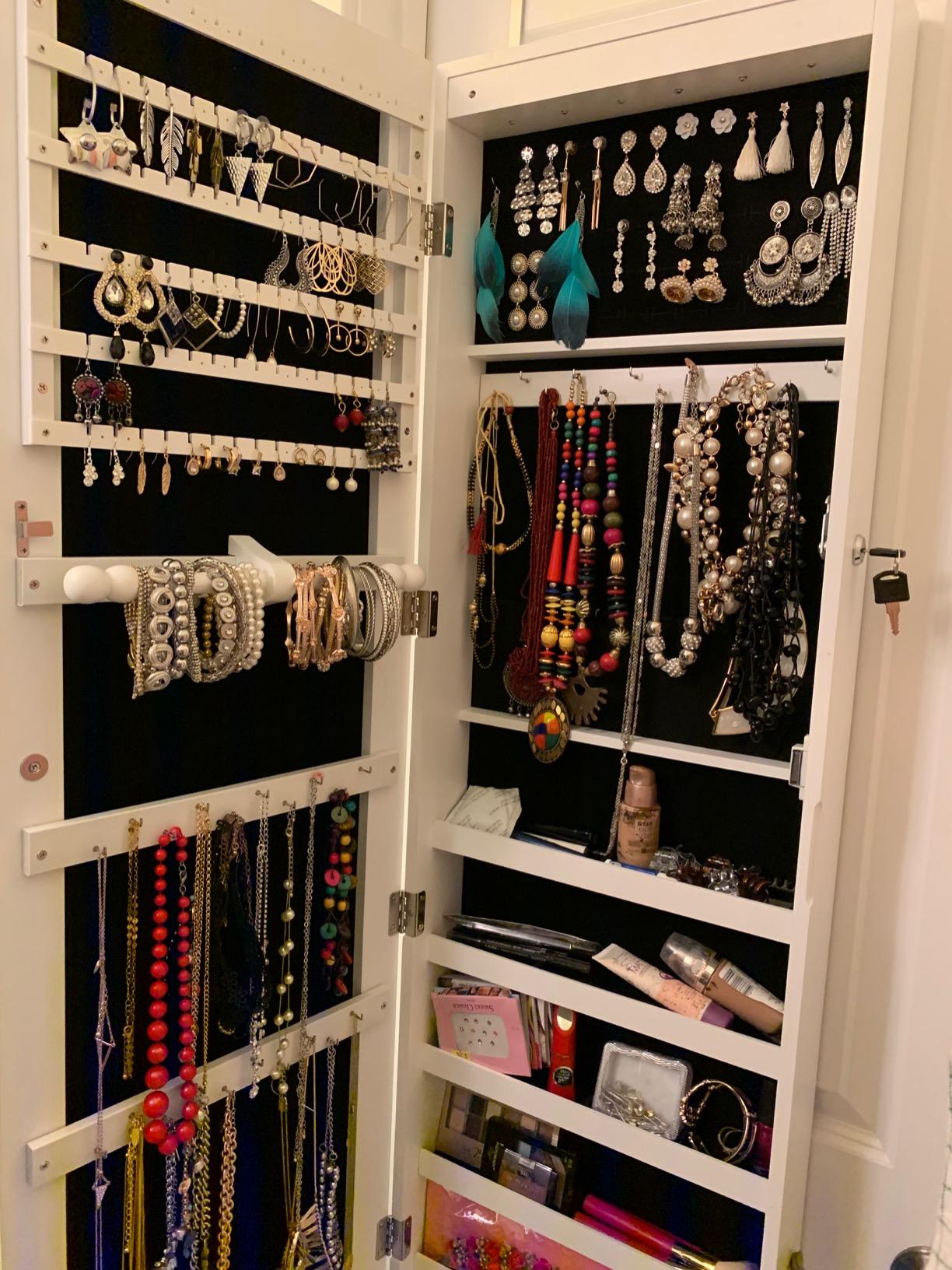 6 LEDs Jewelry Cabinet - HWLEXTRA