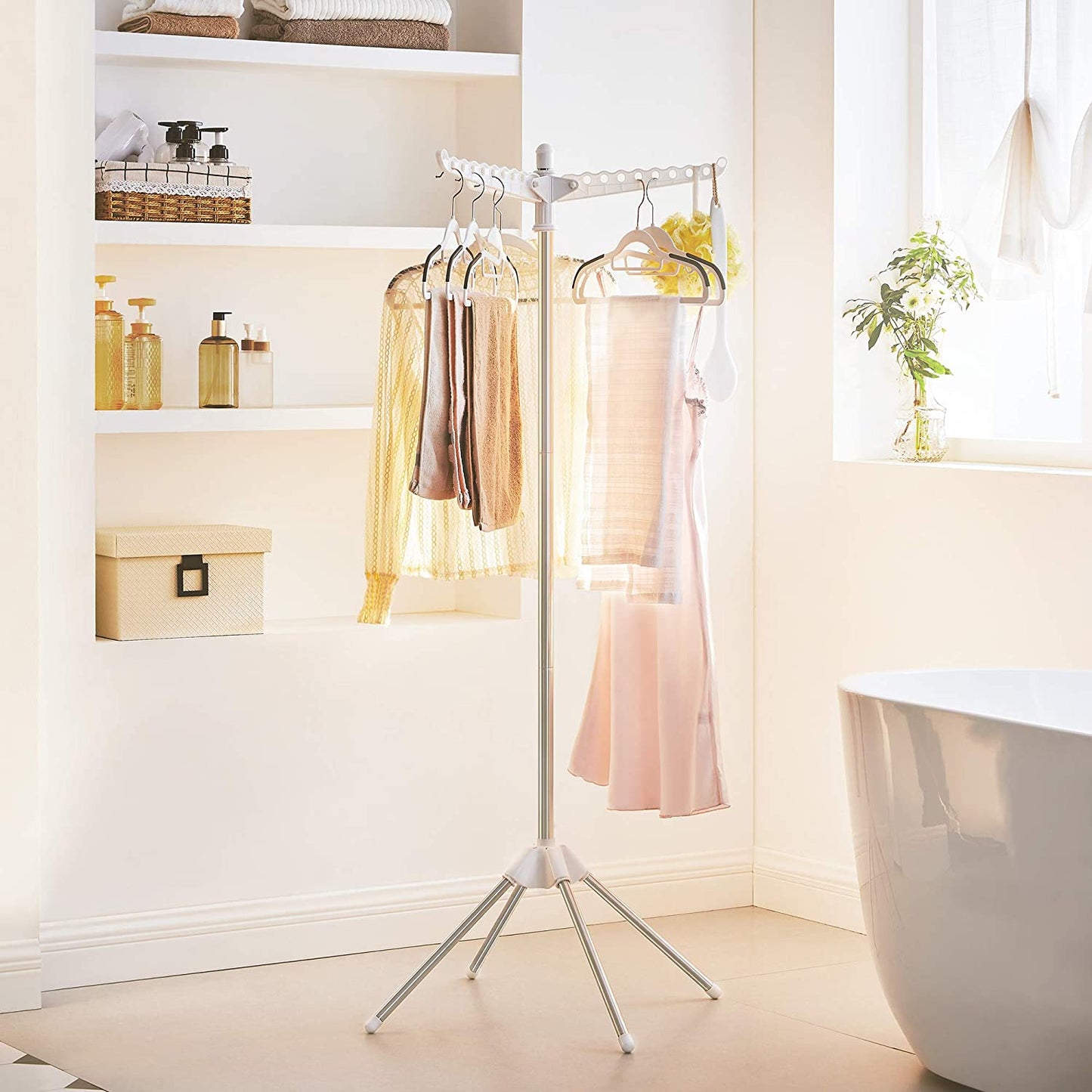 Clothes Drying Rack, Quadripod Laundry Air-Drying Rack, Space-Saving and Foldable with 3 Arms