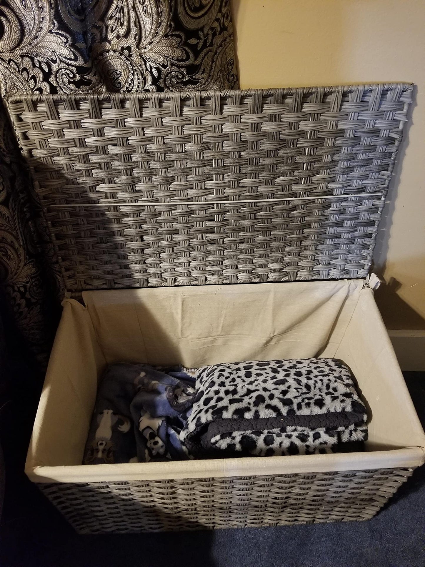 Storage Box with Cotton Liner, Rattan-Style Storage Basket, Storage Trunk with Lid and Handles, 29.9 x 17.1 x 18.1 Inches