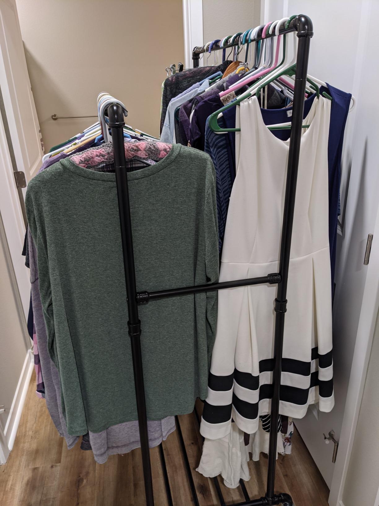 Black Clothes Rack on Wheels with 2 Rails - HWLEXTRA