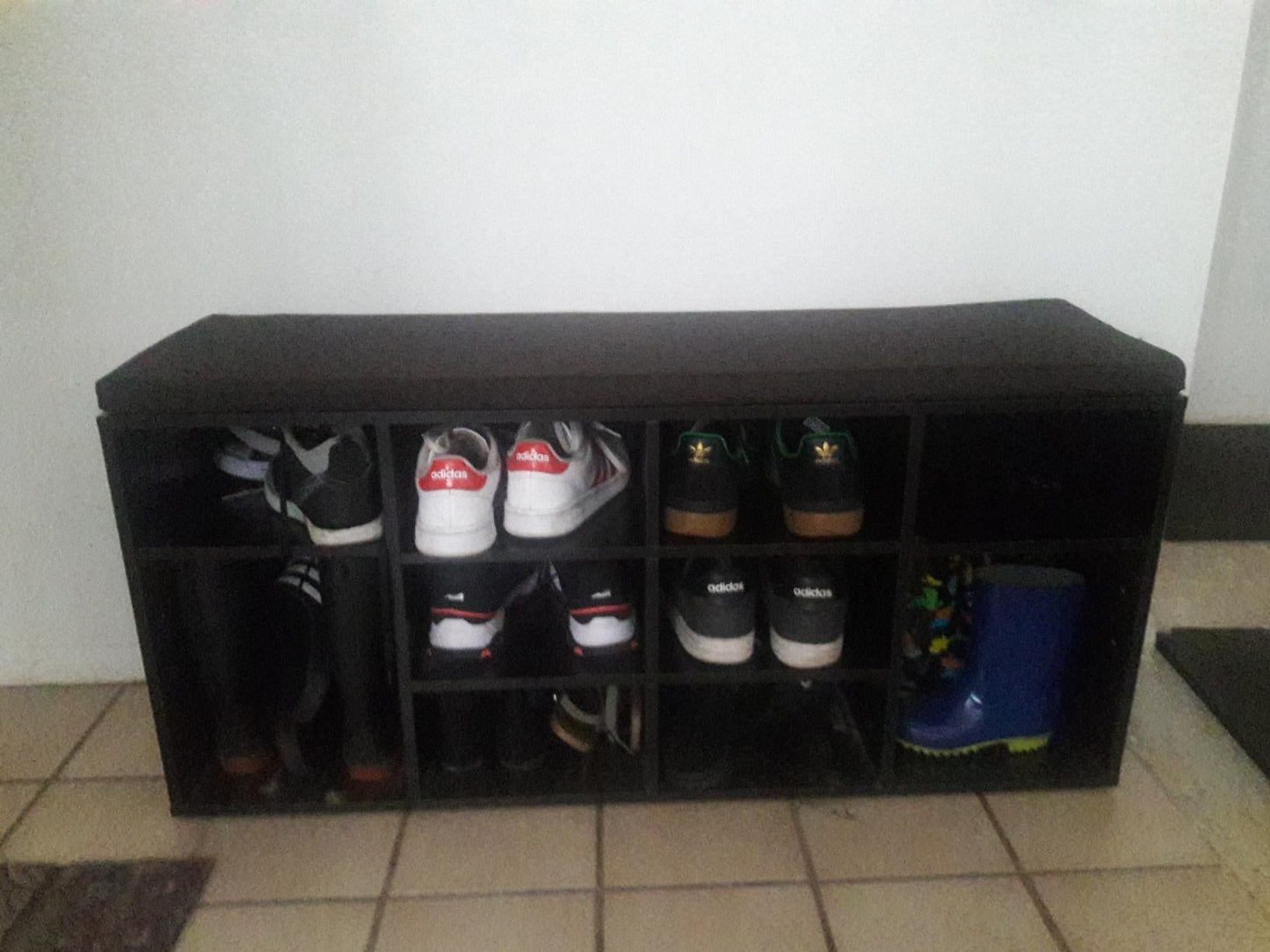 Cubbie Shoe Storage Bench with Cushion - HWLEXTRA