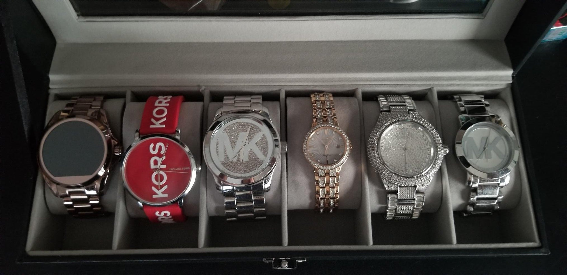 Velvet Lining Watch Box - HWLEXTRA