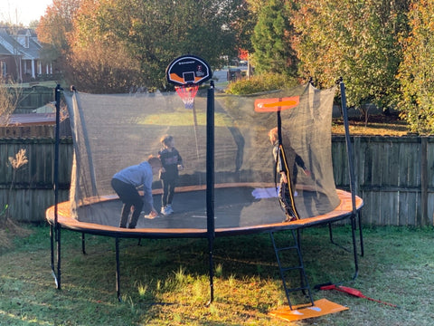 15-Foot Trampoline with Enclosure for Kids - HWLEXTRA