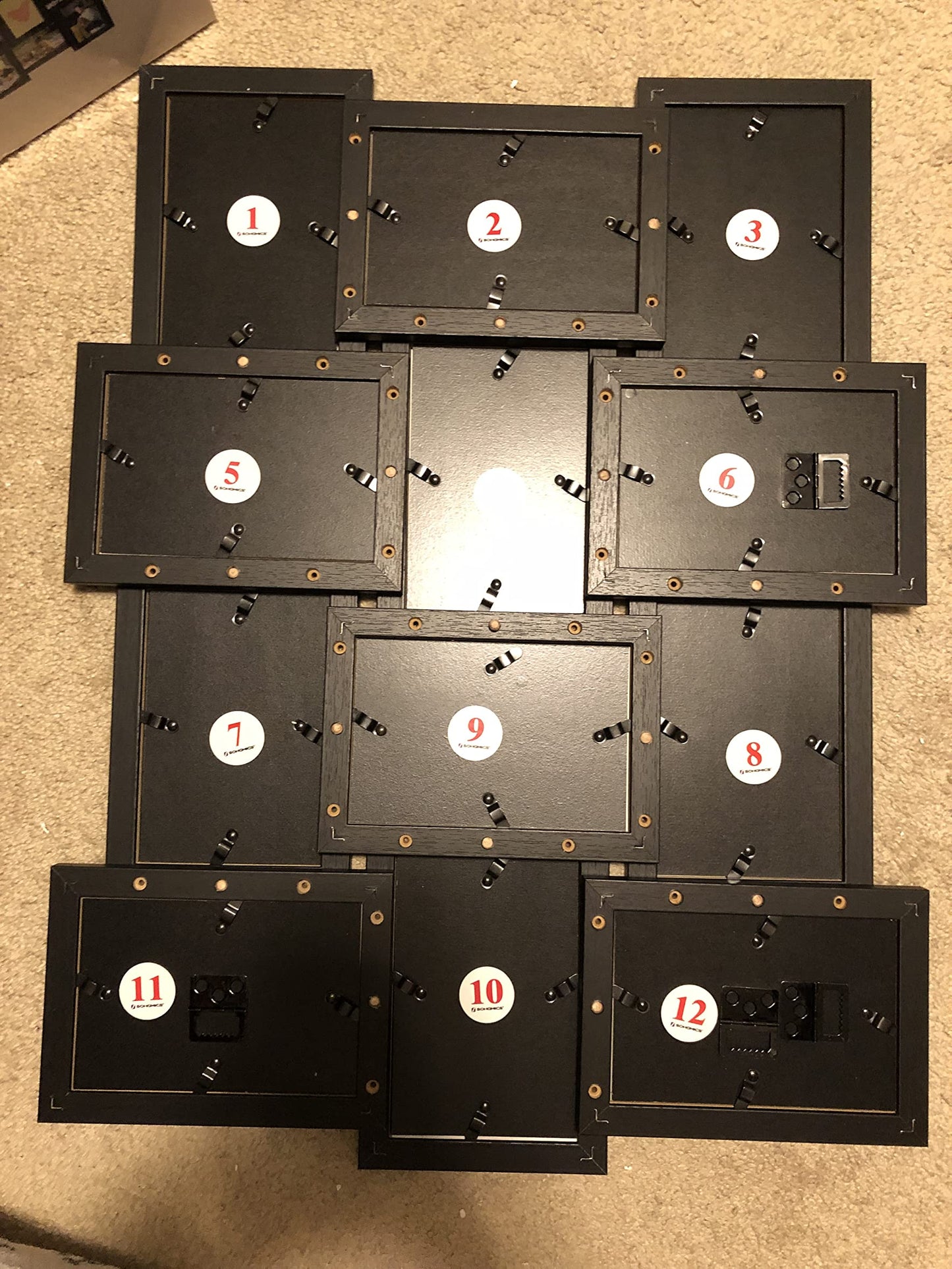 12 Photos Picture Frame - HWLEXTRA